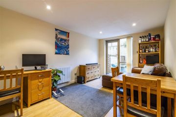 Ropewalk Court